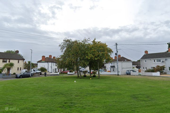 Saint Pappin Green, Glasnevin, Dublin 11 ( Short Term )