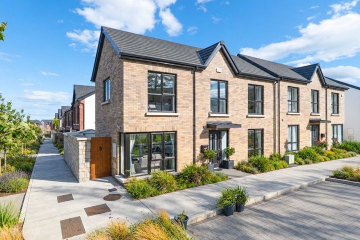 5 Dún Óir Avenue, Kilternan, Dublin 18, D18KXP9