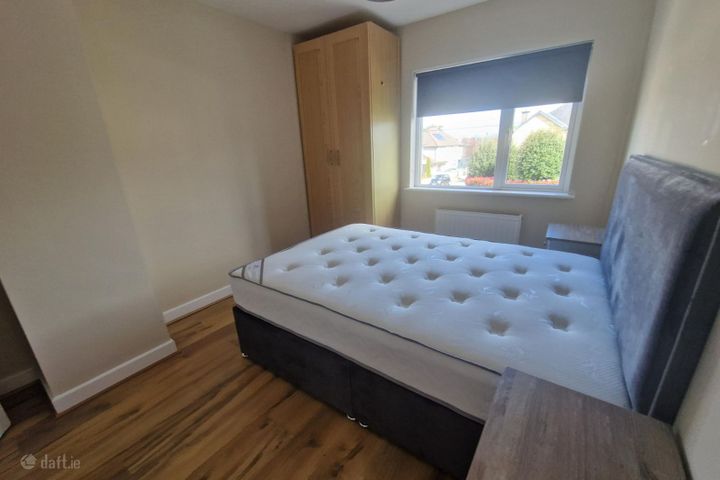 Kells, Bishopstown Avenue West, T12 ATP1, Model Farm Road, Co. Cork