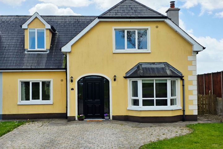 17 Corraun Village, Roscommon, Roscommon Town, Co. Roscommon, F42TP80