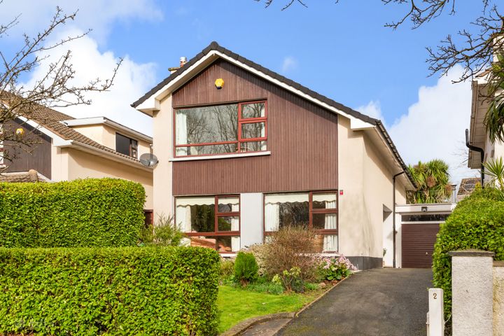 2 Kerrymount Green, Foxrock, Dublin 18, D18Y6N3