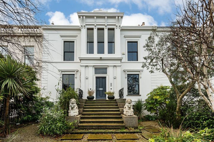 3 Clifton Terrace, Seapoint Ave, Monkstown, Dublin