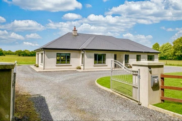 Yellowbog Common, Kilcullen, Co. Kildare, R56HK58