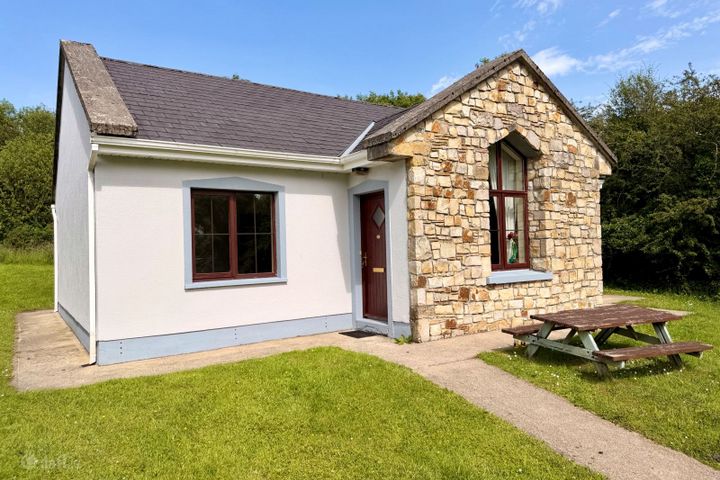 8 Lake Side Cottages, Drumcong, Keshcarrigan, Co. Leitrim, N41TF97