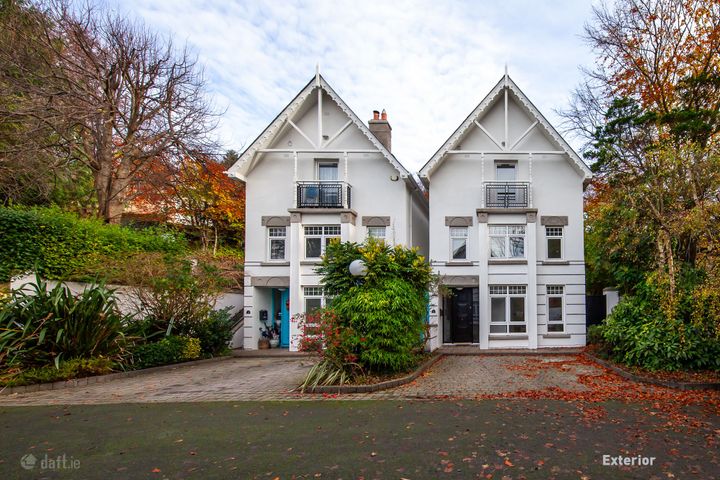 4 The Courtyard, Monastery, Enniskerry, Co. Wicklow, A98N990