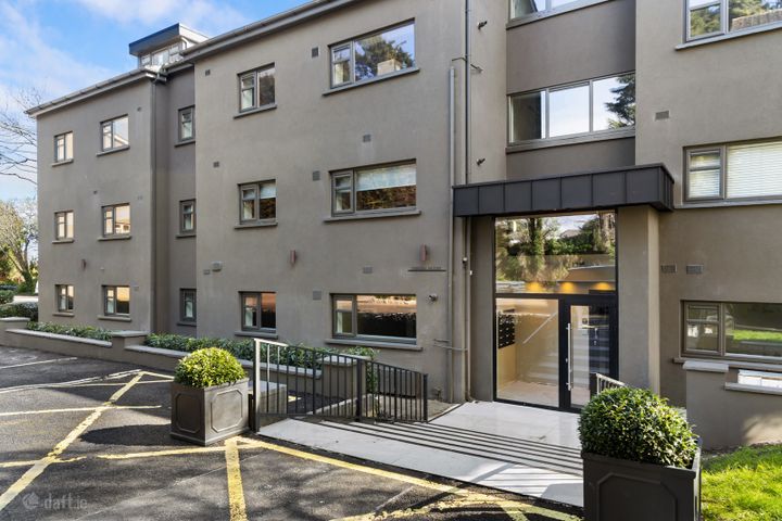 Apartment 11, Errigal House, Eglinton Court, Donnybrook, Dublin 4, D04WR02 - Photo 2