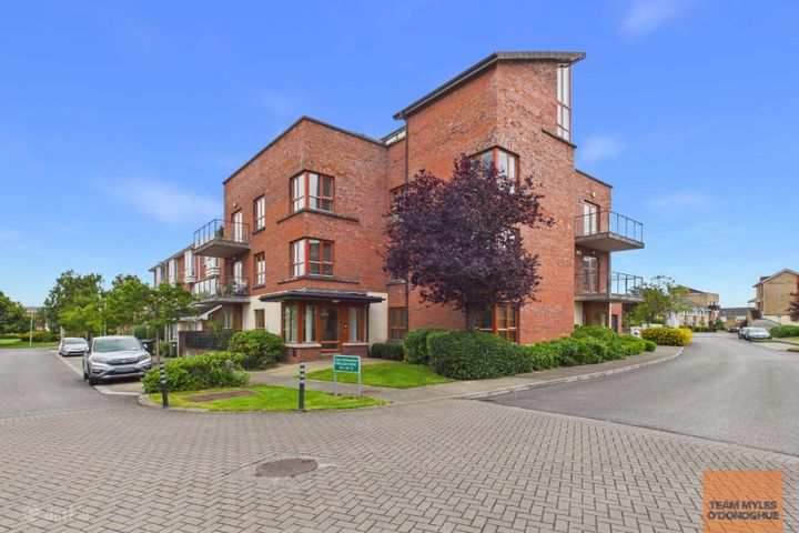 Apartment E, 25 Fernleigh Drive, Castleknock, Dublin 15, D15TX95