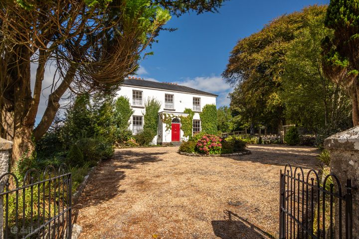 Bunavaunish House, Mile Hill, Ballinrobe, Co Mayo, F31 YX66