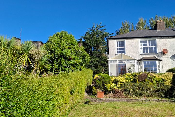 Stagmount, Lough Villas, The Lough, Co. Cork, T12R1W2