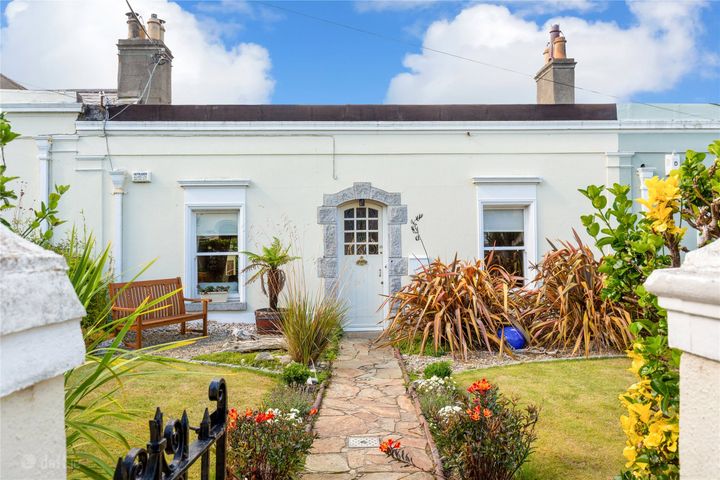 18 Burdett Ave, Sandycove, Dun Laoghaire, Dublin