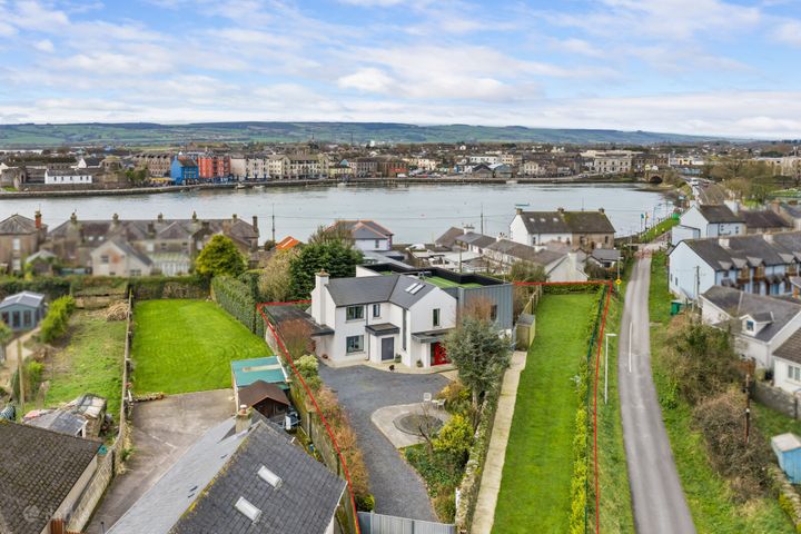Brettfield House, Sarsfield St, Abbeyside, Dungarvan, Co Waterford, X35Y661