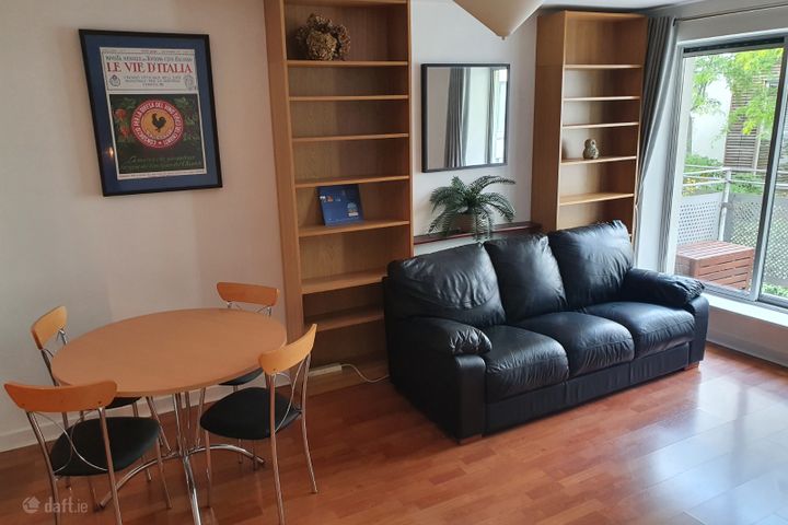 Collins Square, Benburb St, Smithfield, Dublin 7