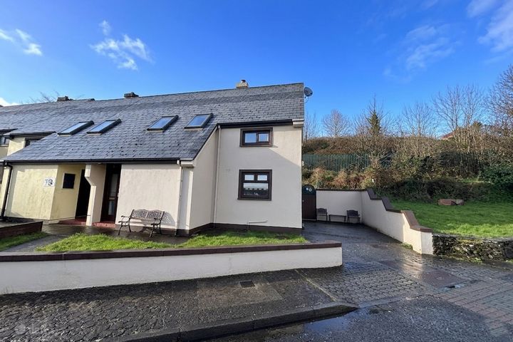 6 Chestnut Grove, Westport, Co Mayo, F28H526