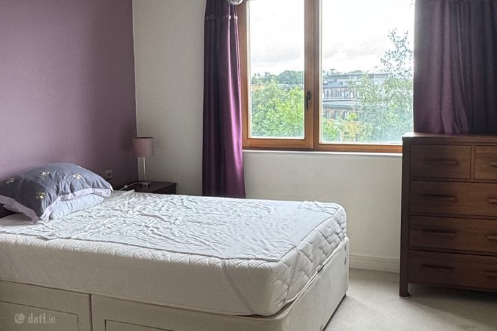 17,The Oak,Parkview,Dublin 18, Stepaside, Dublin 18