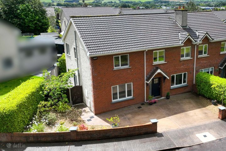 26 The Heathers, Classis Lake, Ovens, Cork