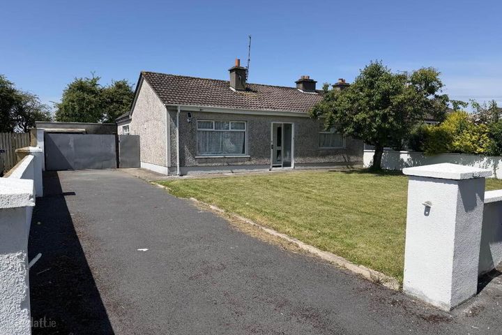 9 Sheehane, Birr Road, Roscrea, Co. Tipperary, E53X820