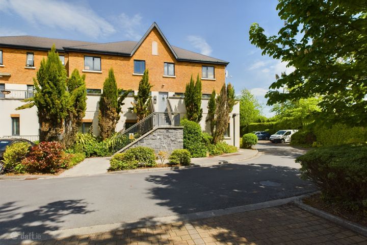 16 Cuirt An Fhile, Millbank, Roslevan, Clare