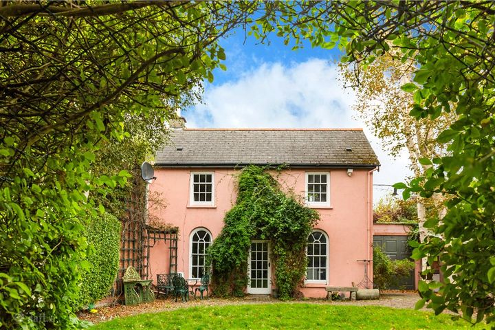 92 Waterloo Lane, Ballsbridge, Dublin 4, D04Y8C8