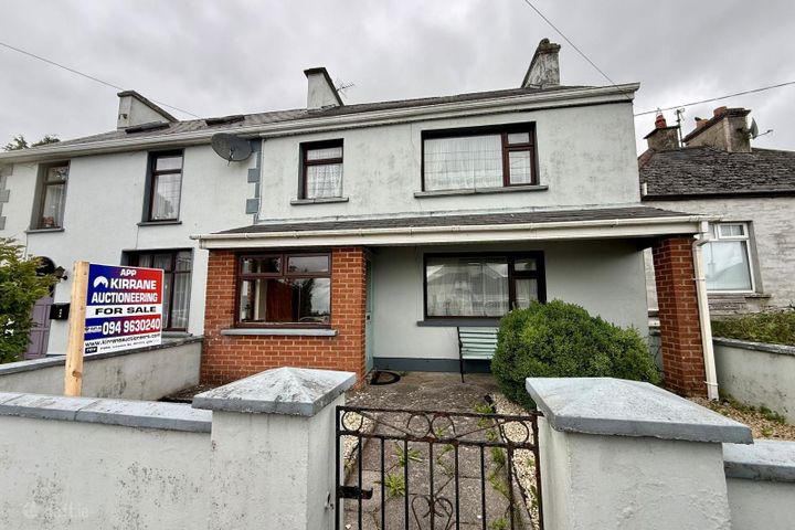 Upper Main Street, Ballyhaunis, Ballyhaunis, Co. Mayo, F35DA56
