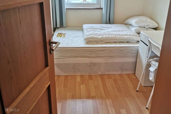 Shanowen Road, Dublin 9, Whitehall, Dublin 9