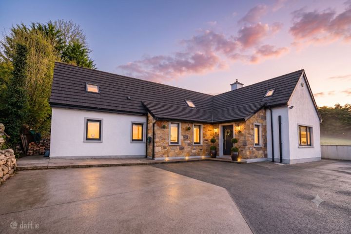 Coolnamuck Road, Carrickbeg, Carrick-on-Suir, Co. Waterford, E32PK75