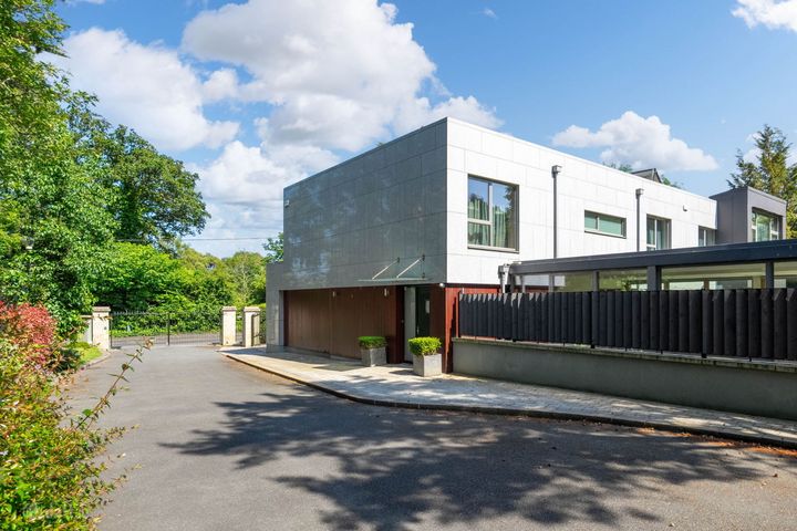 Pineview, Ballybride Road, Rathmichael, Co. Dublin, D18K6K1