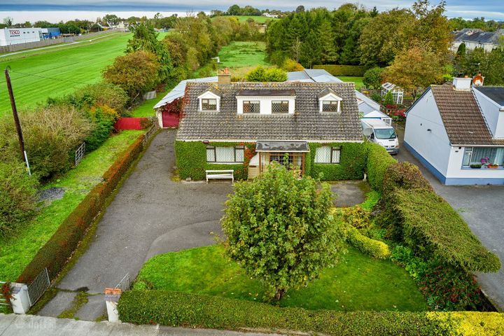 Sharavogue, Dublin Road, Edenderry, Co. Offaly, R45YR74
