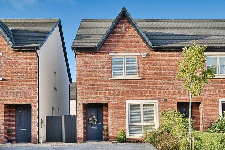 8 Gandon Walk, Gandon Park, Lucan, Dublin
