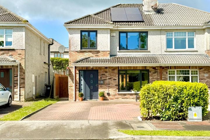 33 Monksfield, Bealnamulla, Athlone, Co. Roscommon, N37C9X0