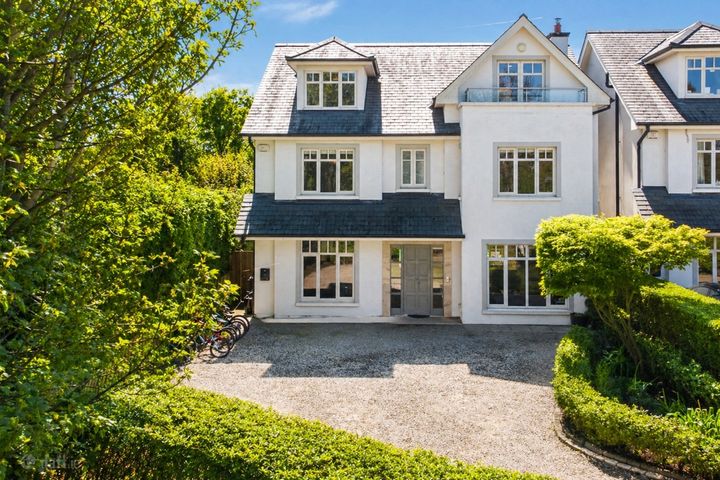 11 Glencarraig, Brides Glen Road, Shankill, Dublin 18, Shankill, Dublin 18, D18YDC6