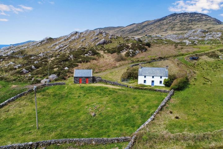 Bunavalla, Caherdaniel, Derrynane, Co. Kerry, V23H597