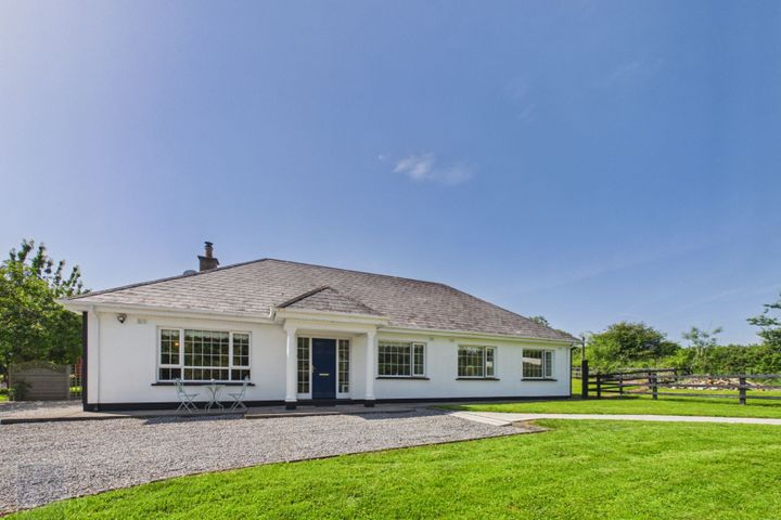 Summerville, Tomgarrow, Adamstown, Co. Wexford, Y21F854