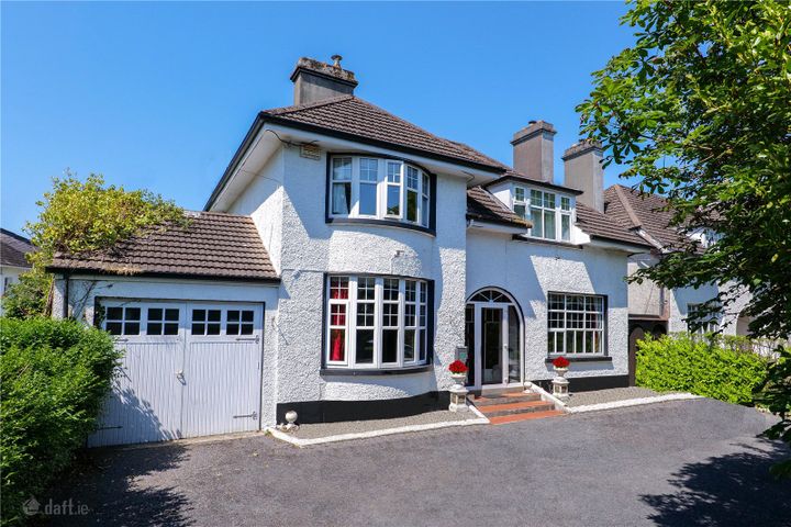 Bradmur, 5 Nile Lodge, Salthill Road Lower, Salthill, Galway, H91YK6F