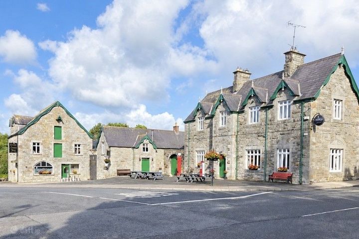 Coach House & Olde Bar, Main Street, Glaslough, Co. Monaghan, H18XR64
