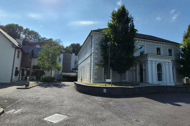 27 Douglas House, Maryborough Hill, Rochestown, Co. Cork