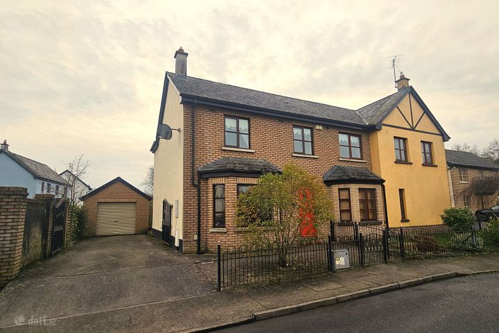 18 The Park, Cnoc Na Gréine, Kilcullen, The Curragh, Co. Kildare, R56YC96