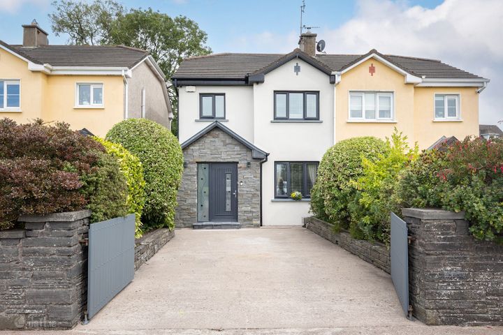 12 College Lawn, College Manor, Cobh, Co. Cork, P24T189
