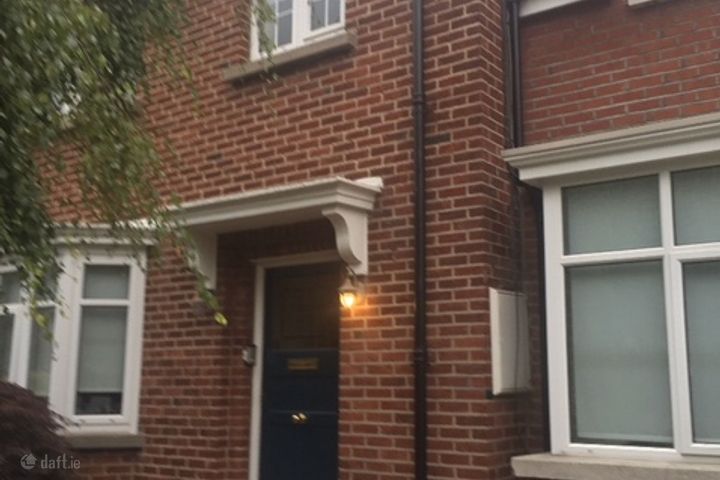 13 Whitethorn Road, Clonskeagh, Dublin 14