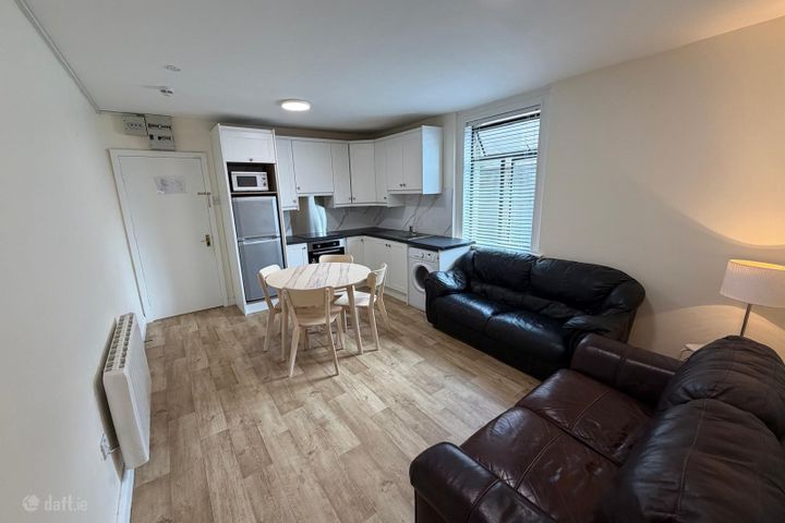Flat 3, 33/35 Charleville Road, North Circular Road, Dublin 7