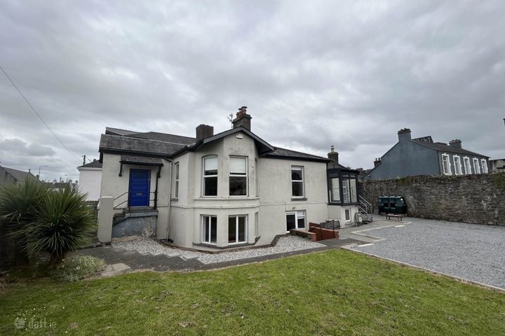 Mentana, Laurel Hill Avenue, South Circular Road, Co. Limerick, V94FH4X