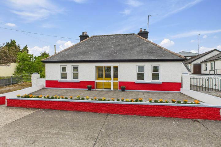 New Inn, Ballinasloe, Co. Galway, H53X6X0