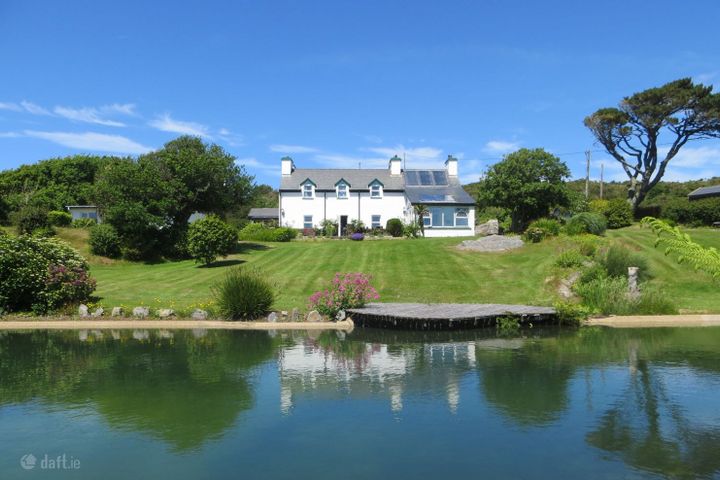 Majos House, Enaughter, Goleen, Co. Cork, P81YH01