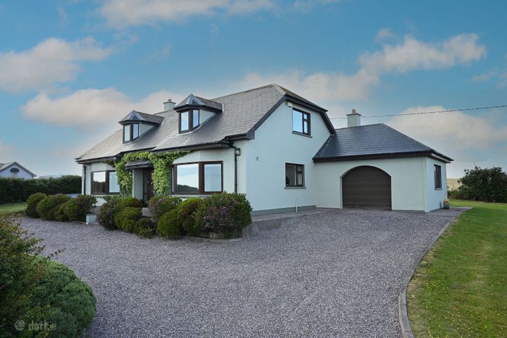 Nohoval Cove, Kinsale, Co. Cork, P17PD74