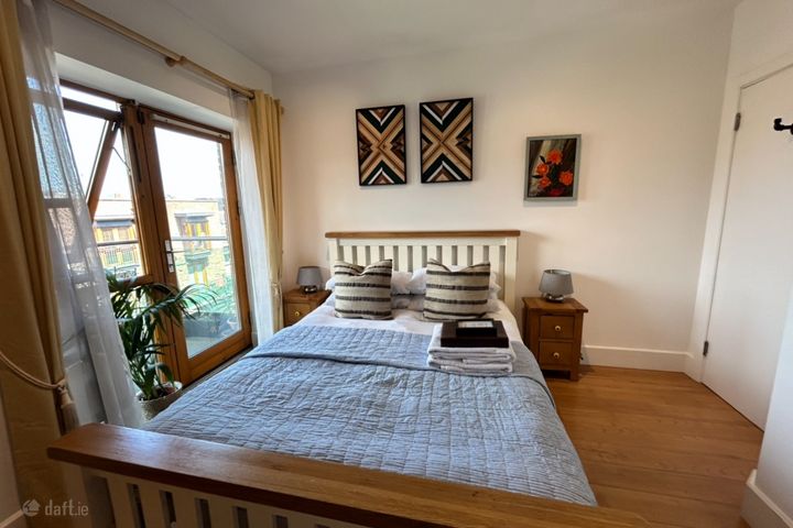 The Moorings, Portobello Harbour, Dublin 8, Portobello, Dublin 8