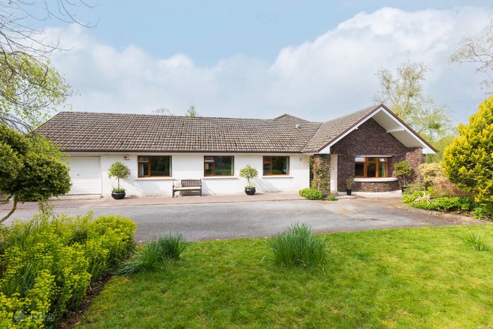 Rockwood, Upper Cloghroe, Blarney, Co. Cork, T23FC42
