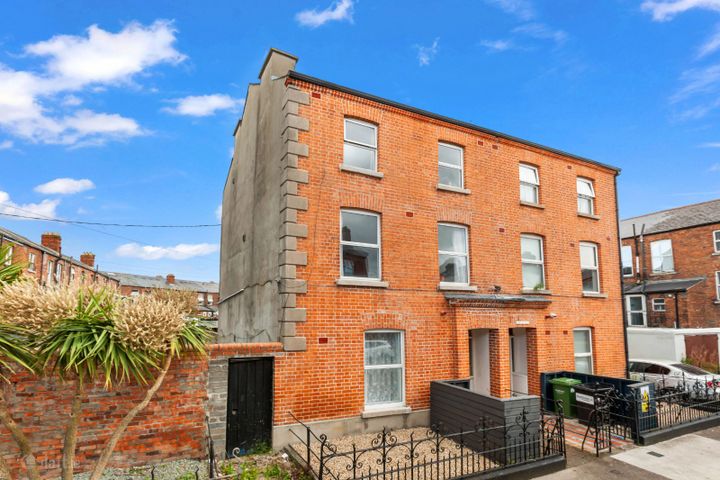 75 Cabra Park, Phibsborough, Dublin 7, D07H342
