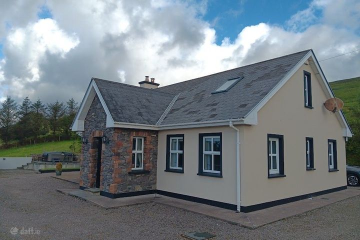 Farna, Castlemaine, Killarney, White Gate Cross Roads, Co. Kerry