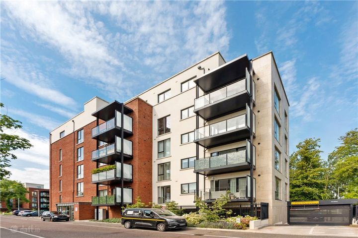 11 Sycamore Hall, Clay Farm, Leopardstown, Dublin 18, Dublin