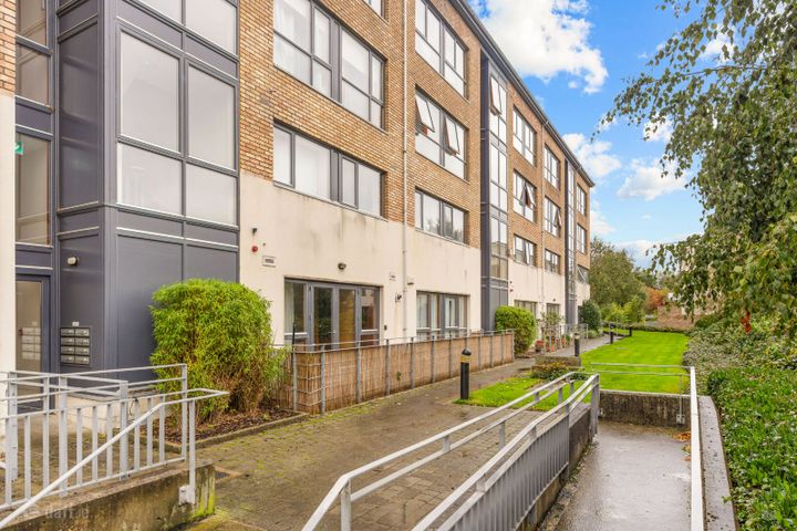 12 Corrig Hall, Ticknock Hill, Sandyford, Dublin 18, D18EF68