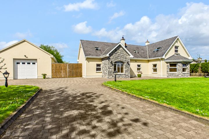 Pride House, Addroon, Ruan, Ennis, Co Clare, V95E3VW